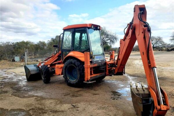 Fiat Kobelco 86B TLB Tractor - Image 3