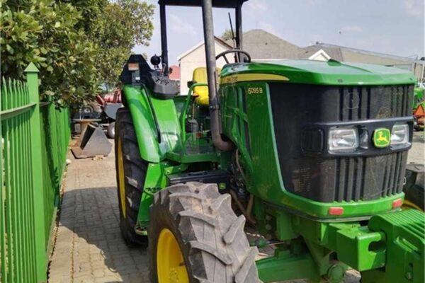 JOHN DEERE 6095B 4WD - Image 5