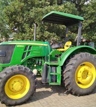 JOHN DEERE 6095B 4WD