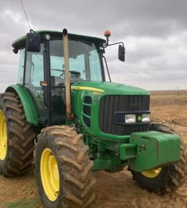 JOHN DEERE 6100D 4WD