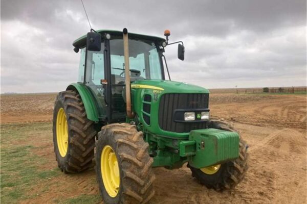 JOHN DEERE 6100D 4WD