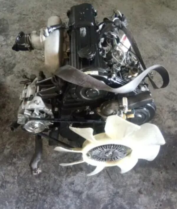 MAZDA (R2) DIEZEL ENGINE - Image 4