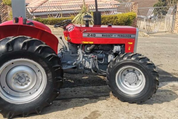 MASSEY FERGUSON 4WD 240 - Image 4