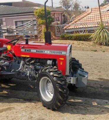 Massey Ferguson 240 4WD