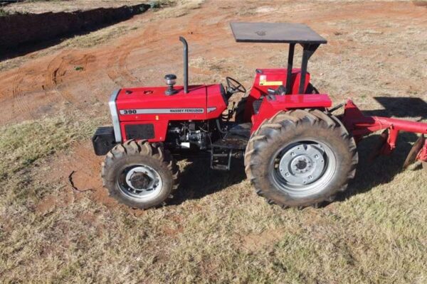 Massey Ferguson 390 4WD