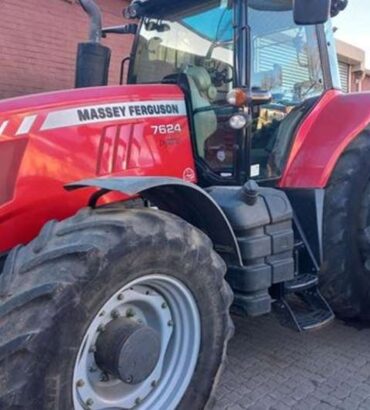 Massey Ferguson 7624 4WD  Tractor