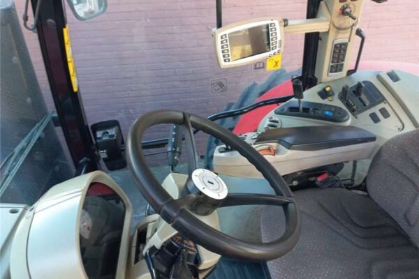 Massey Ferguson 7624 4WD  Tractor - Image 4