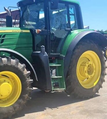 John Deere 6150M Tractor