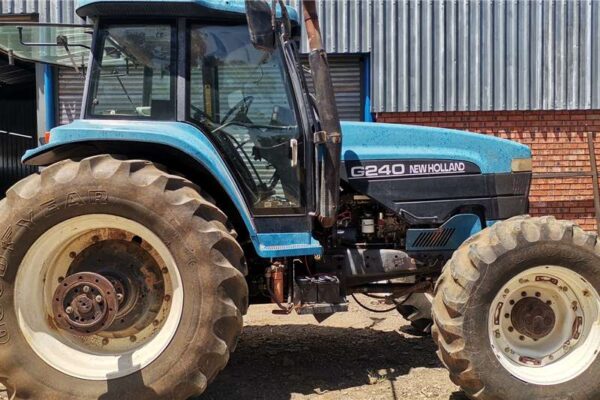 New Holland G240 4WD Tractor - Image 3