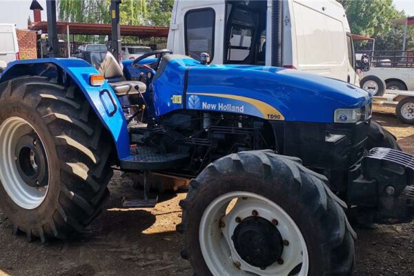 New Holland TD90 4WD Tractor