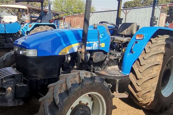 New Holland TD90 4WD Tractor - Image 2